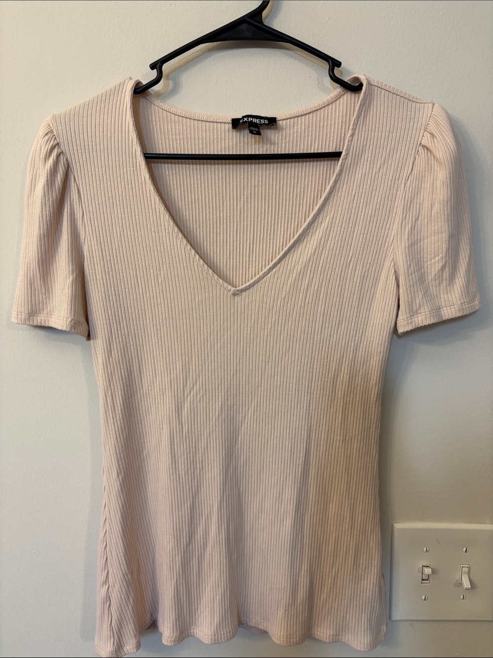 Express Cream Ribbed V-Neck Short Sleeve Top